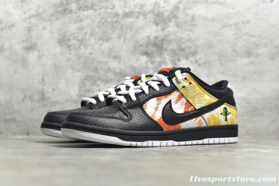 NK SB Dunk Low Pro QS Roswell Raygun